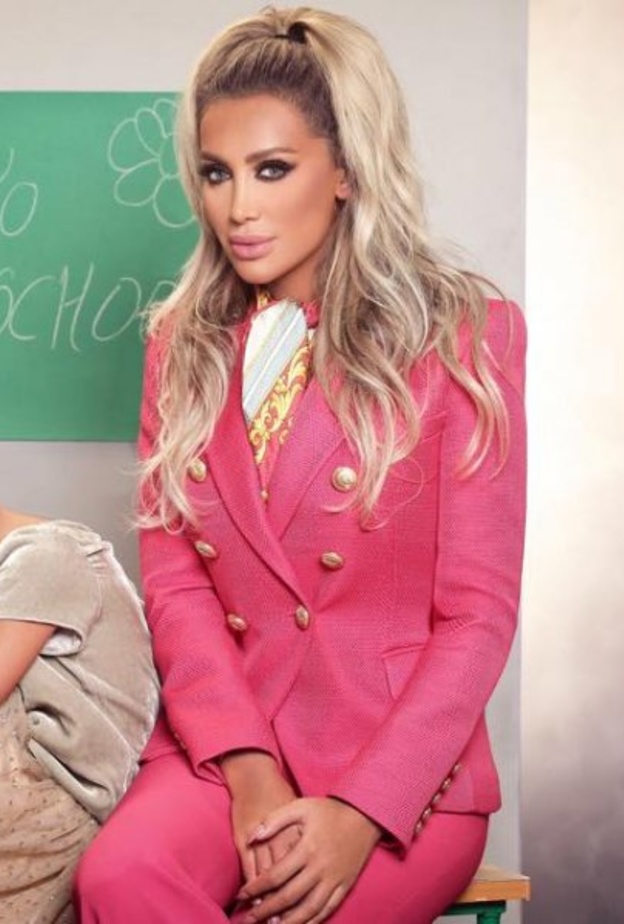 مايا دياب وابنتها