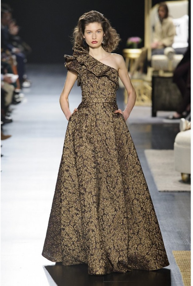 tadashi shoji لون راقي بوردو.