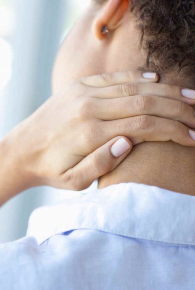 رئيسية وأولى ألم الرقبة والكتف من أعراض ضعف العضلات