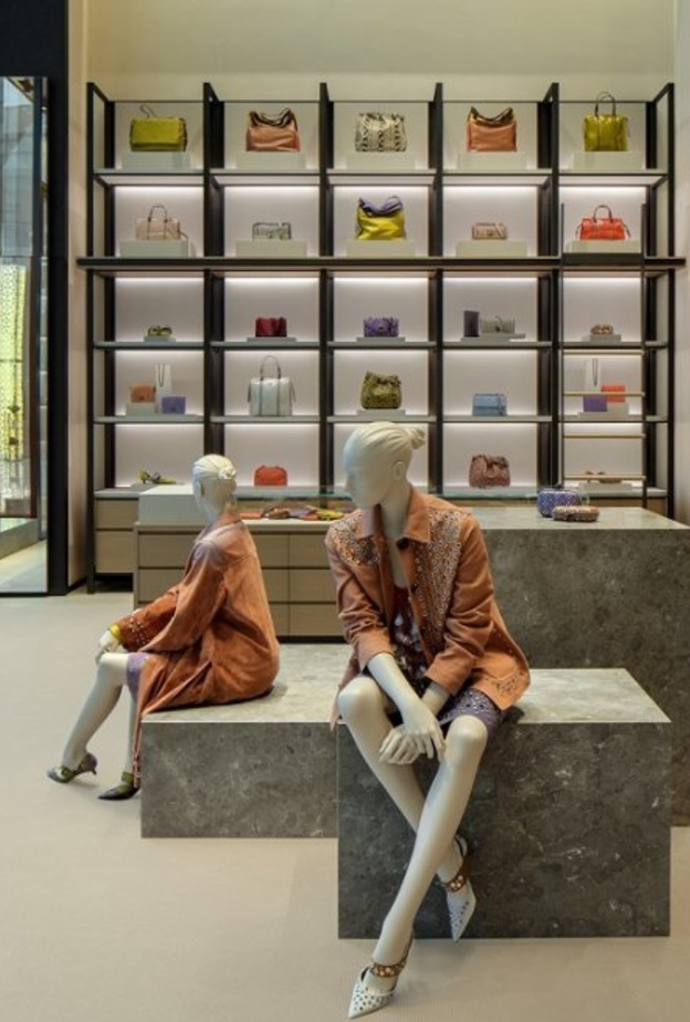 "بوتيغا ڤينيتا" تفتتح أكبر متجر لها في الشرق الأوسط في قاعة الأزياء في دبي مول