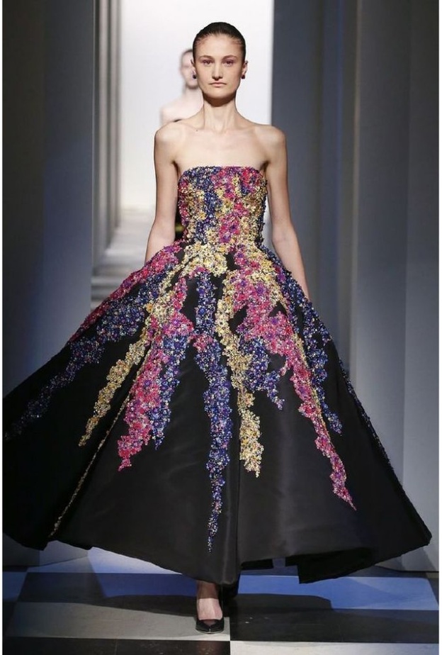 فساتين من كريستيان ديور