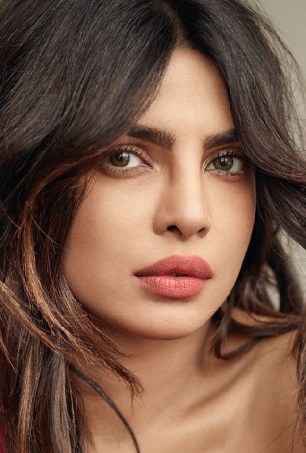 بريانكا تشوبرا تؤيد صفع المرأة للرجل