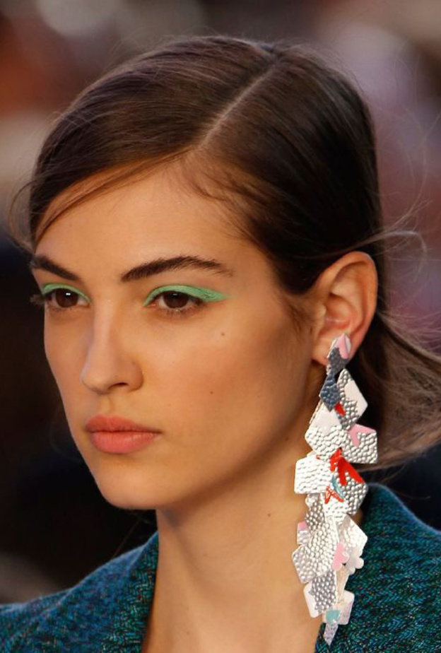 رسمات آيلاينر ملونة ومتجددة لربيع