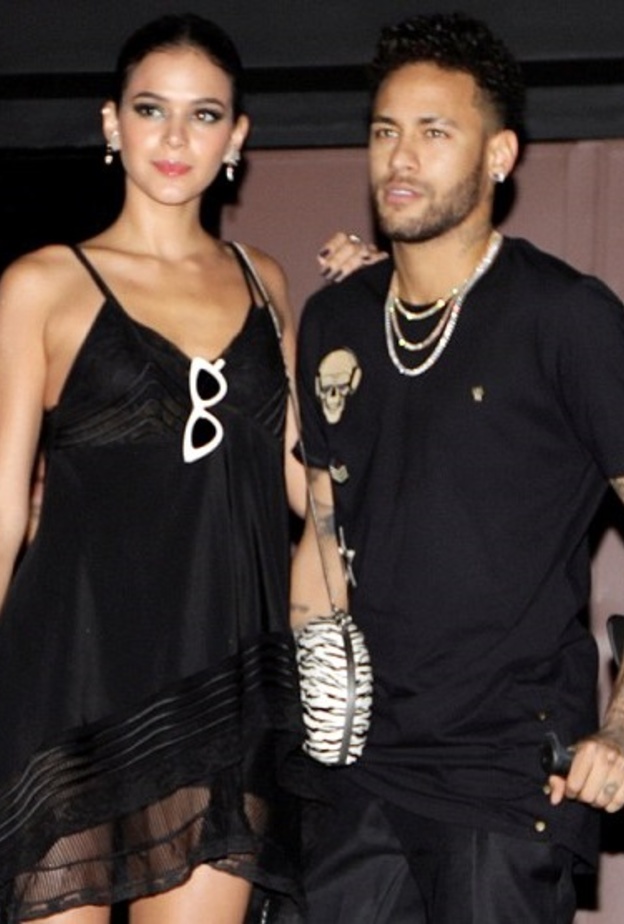 نيمار وصديقته