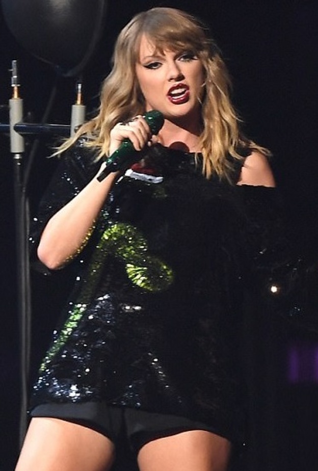 تايلور سويفت