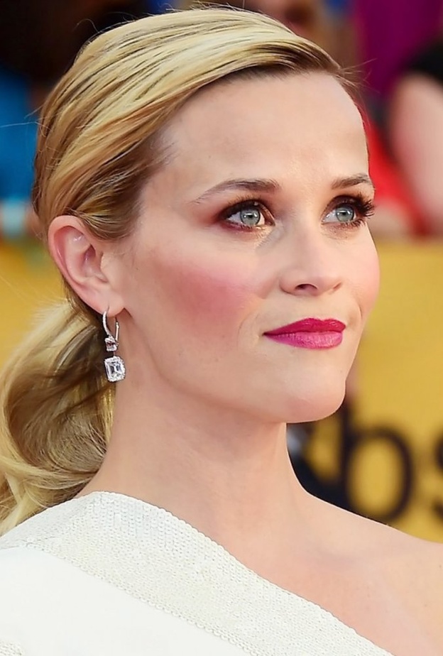 ريز ويذرسبون متألقة بمجوهرات كارتييه Cartier