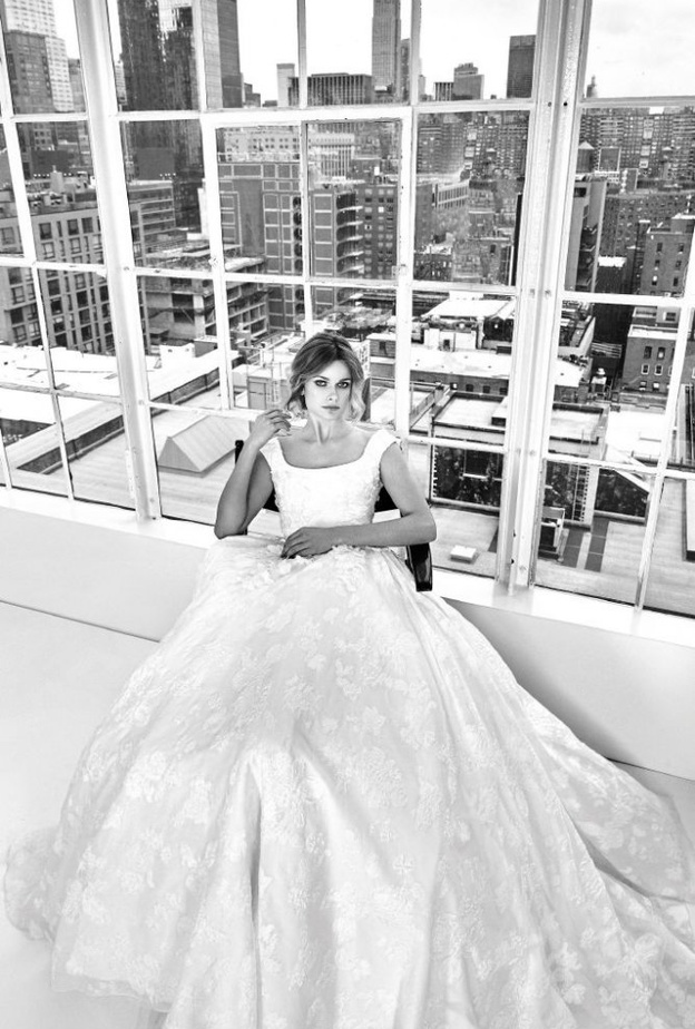 فساتين زفاف ملوكية مع التنورة المنفوشة من مجموعة طوني ورد