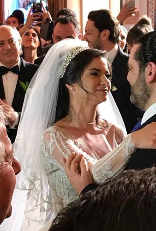 علا الحريري تغمر والدتها