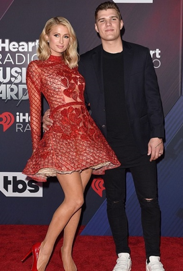 باريس هيلتون في ورطة كبيرة