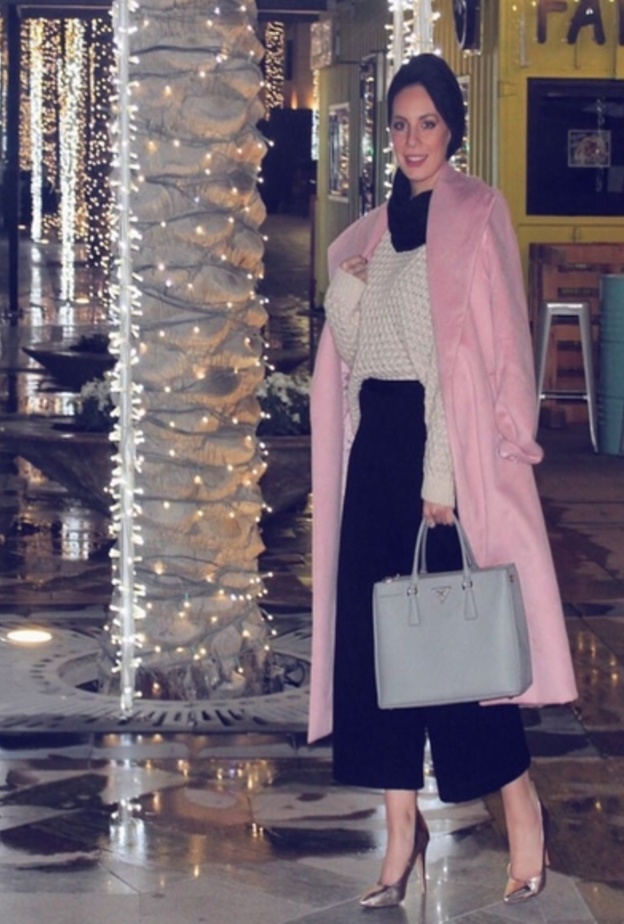 لينا الغوطي تتألّق بتصاميم فضفاضة