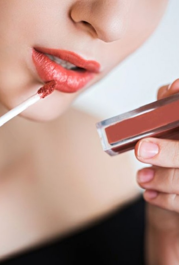 طريقة توريد الشفايف بالليزر