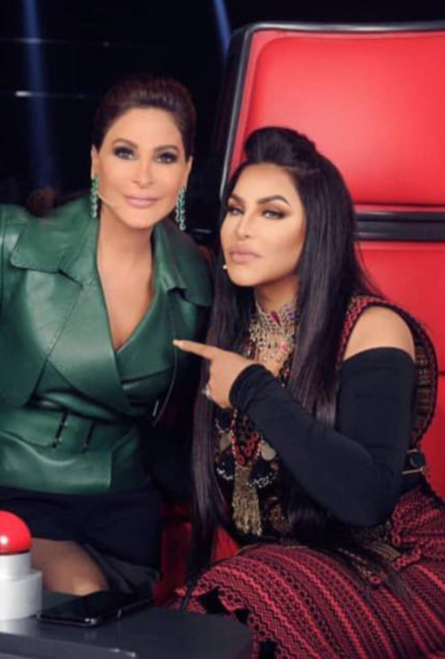 اي إطلالة تفضّلن أكثر بين كل من النجمتين اليسا وأحلام.