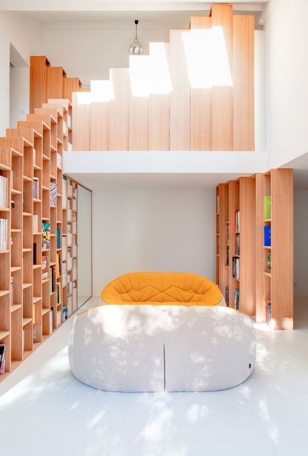 الأبيض في مكاتب غرفة الجلوس