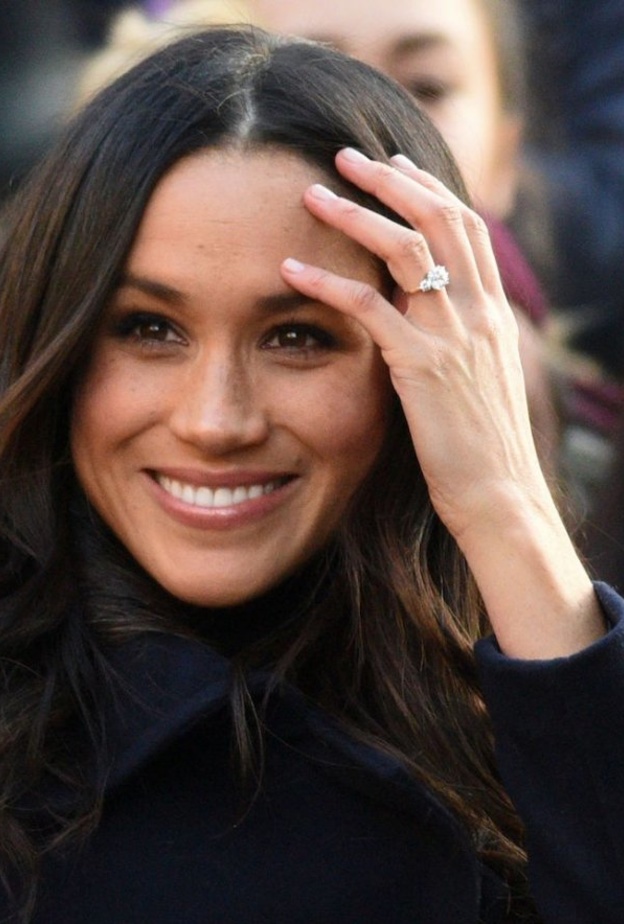 استوحي من ميغان ماركل ألوان مناكير النيود