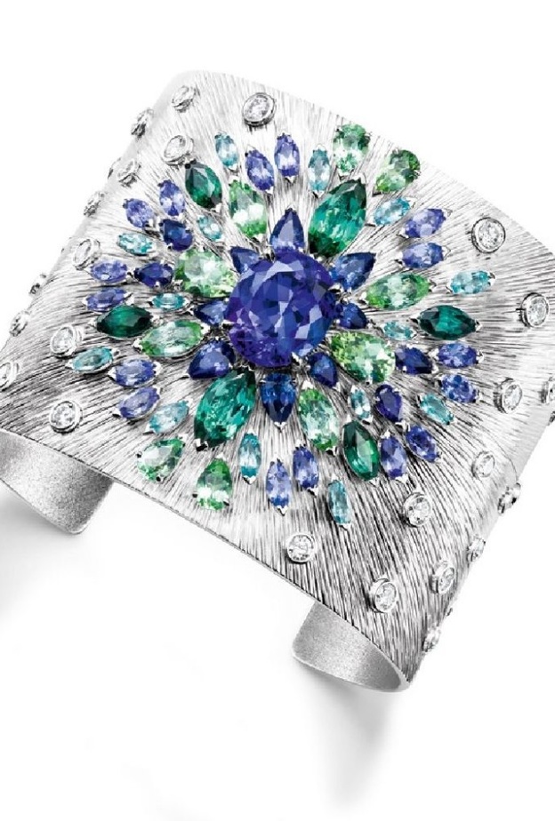 أسوارة شوميه من الياقوت والعقيق والماس