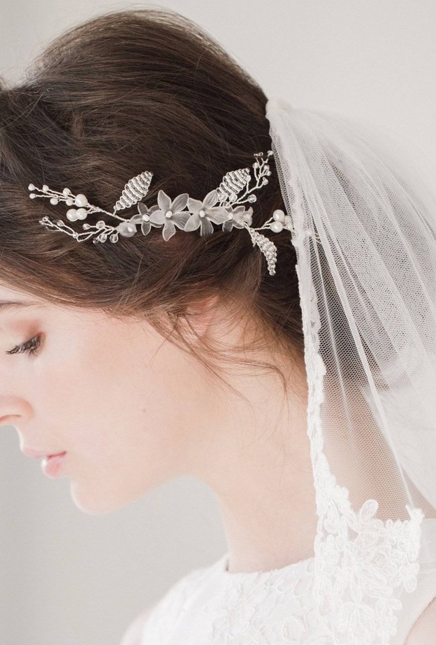 تسريحة شعر كلاسيكية للعروس