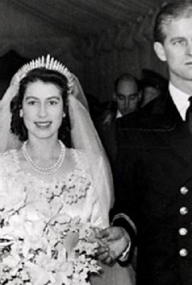 تاج الاميرة السويدية مادلين في يوم زفافها