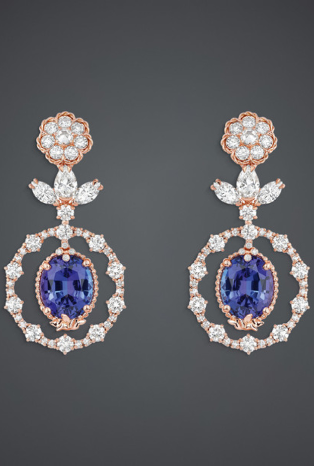 اقراط ملكية