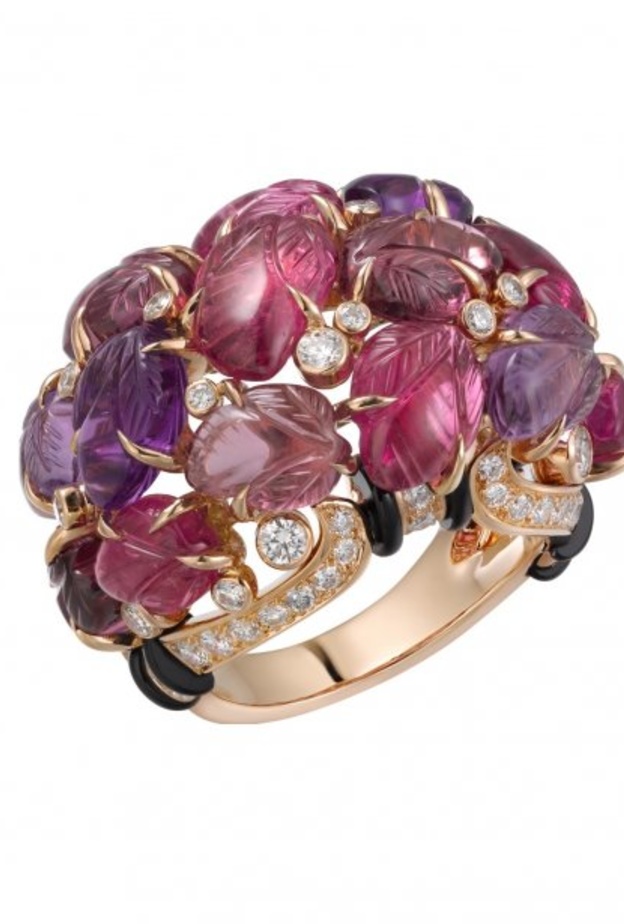 خاتم كارتييه بالأحجار الكريمة 