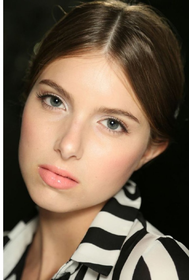 يساعد زيت الجوجوبا في نكافحة التجاعيد