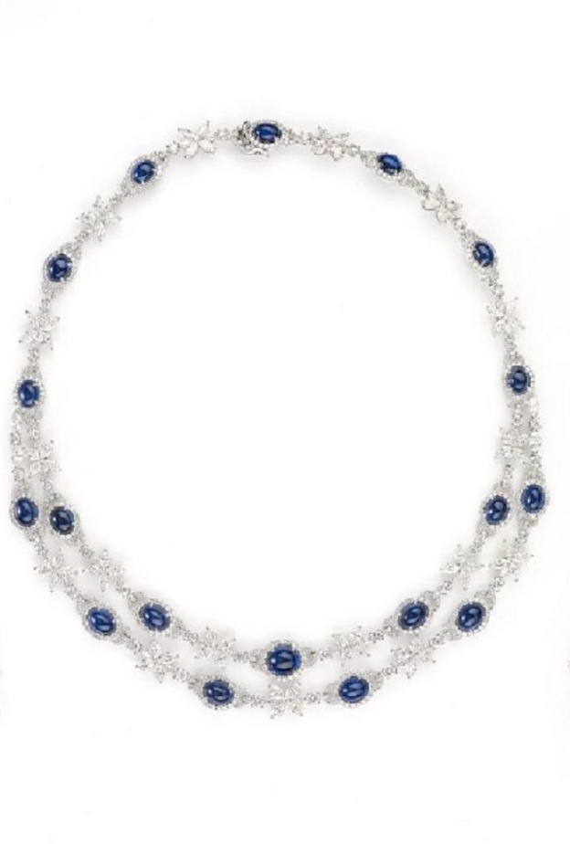 طقم من فيرا بيرلا