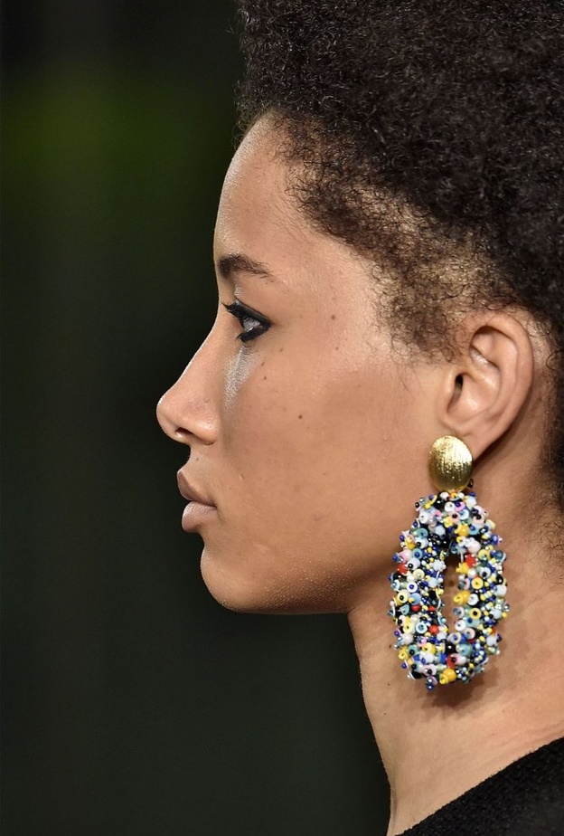 اقراط الخرز الفاخرة مع الميتاليك من ‏Erdem.