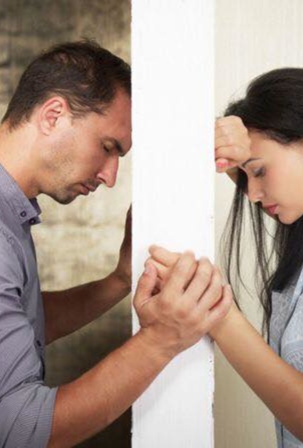 اسباب خيانة الزوج رغم حبه لزوجته 