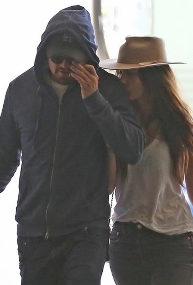 ليوناردو دي كابريو مع حبيبته كاميلا مورون