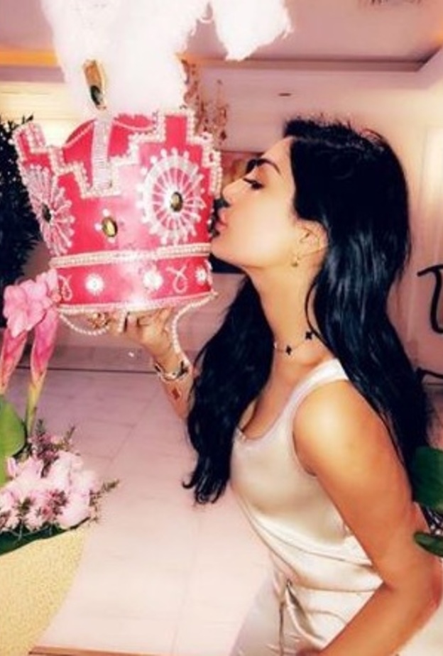 أمل العوضي عيد ميلاد