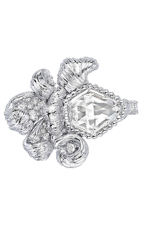 موديلات ساحرة من مجوهرات الألماس .. حجر مواليد ابريل