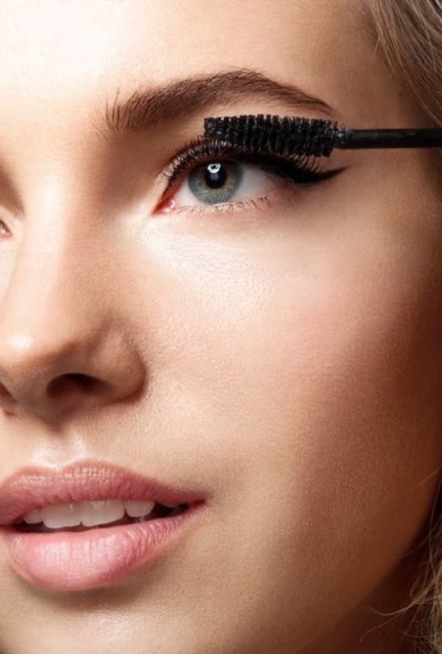 أنواع مسكارا مضادة للماء لصيف 2018