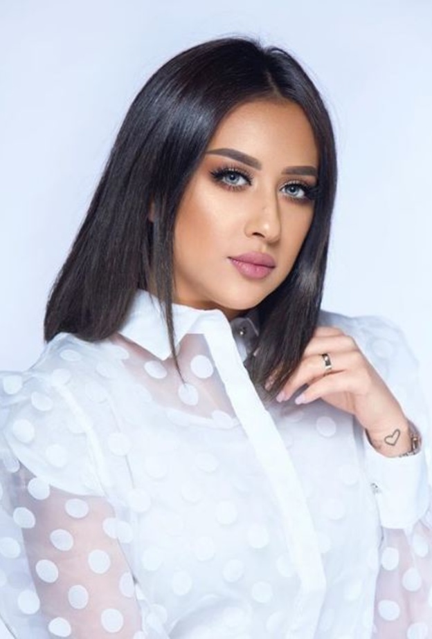 فرح الهادي تجري عملية تجميل لانفها