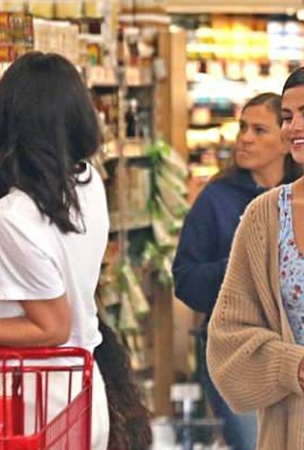 ها هي تقوم بهوياتها المفضلة