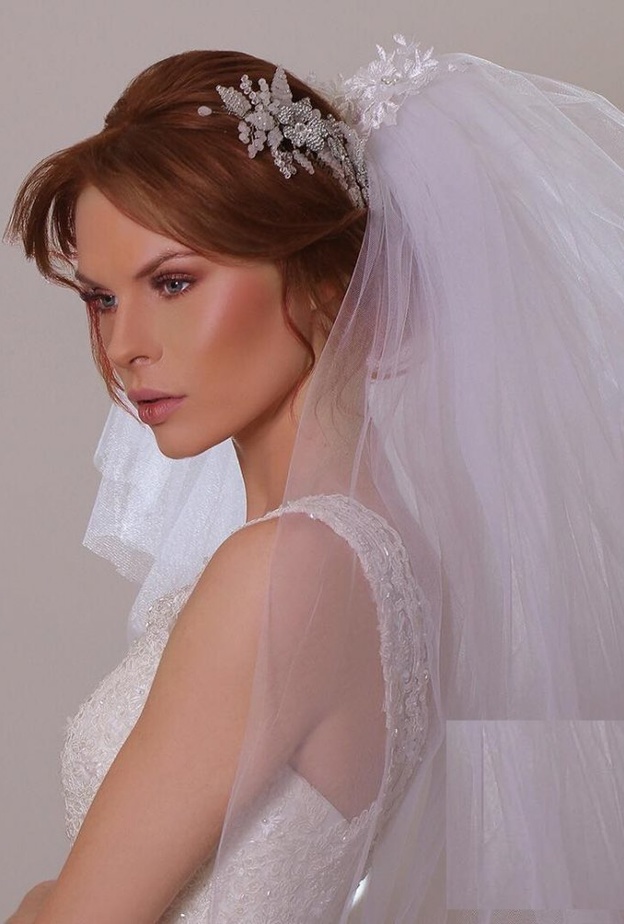 تسريحات شعر ناعمة للعروس