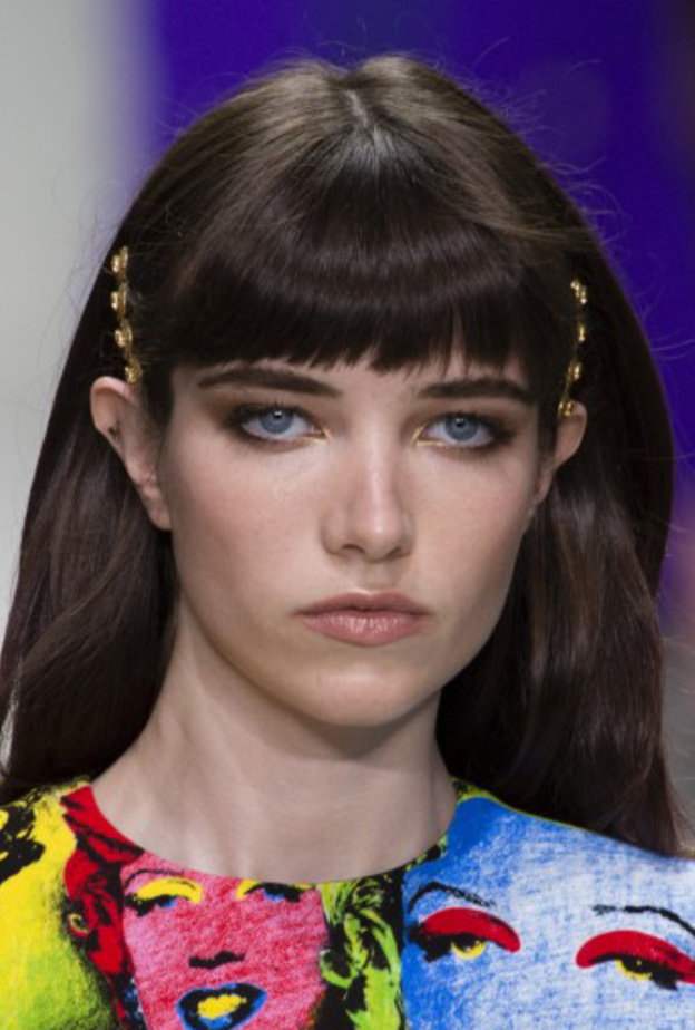 تسريحات شعر منسدلة مع الغرة الامامية من Balmain