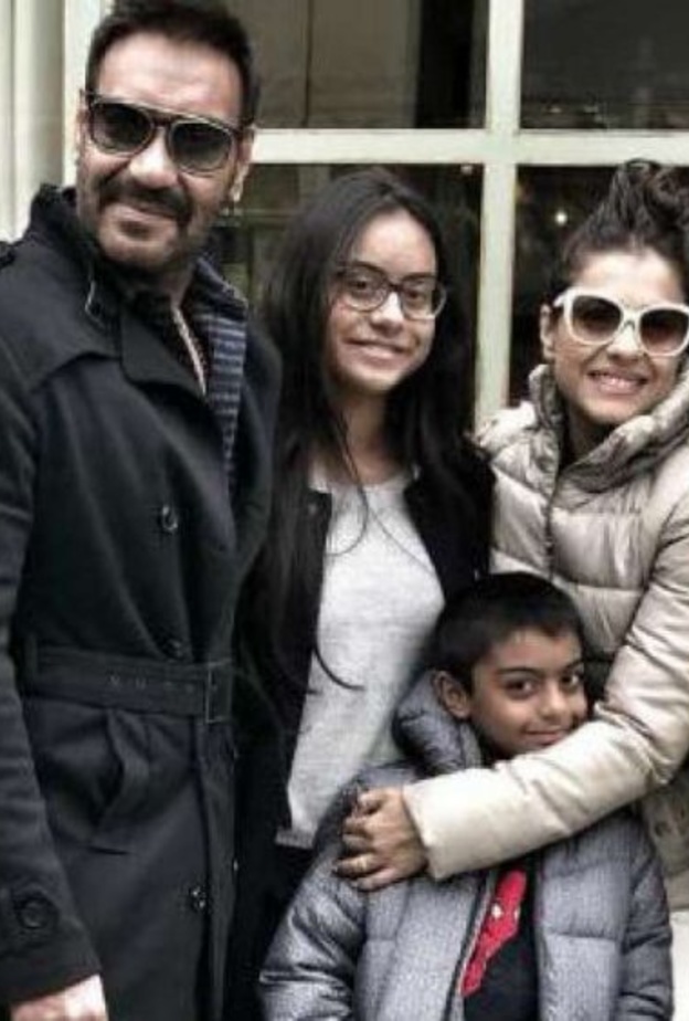 كاجول تحتفل بعيد ميلاد زوجها أجاي ديفجان في باريس