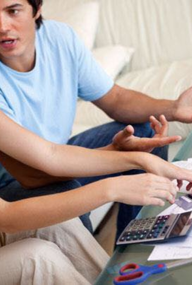 مشكلة راتب الزوجة اعلى من راتب الزوج وكيفية التعامل معها