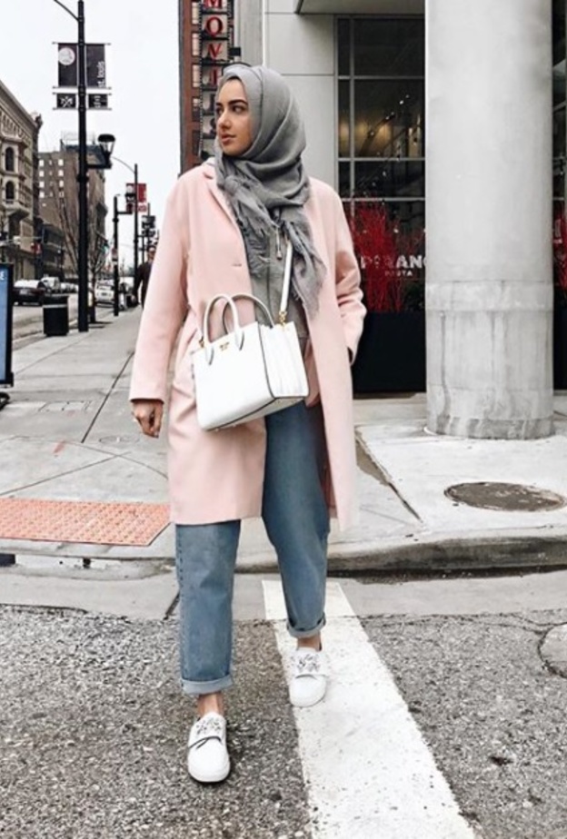 سمر البرشا بطلة كاجوال جميلة