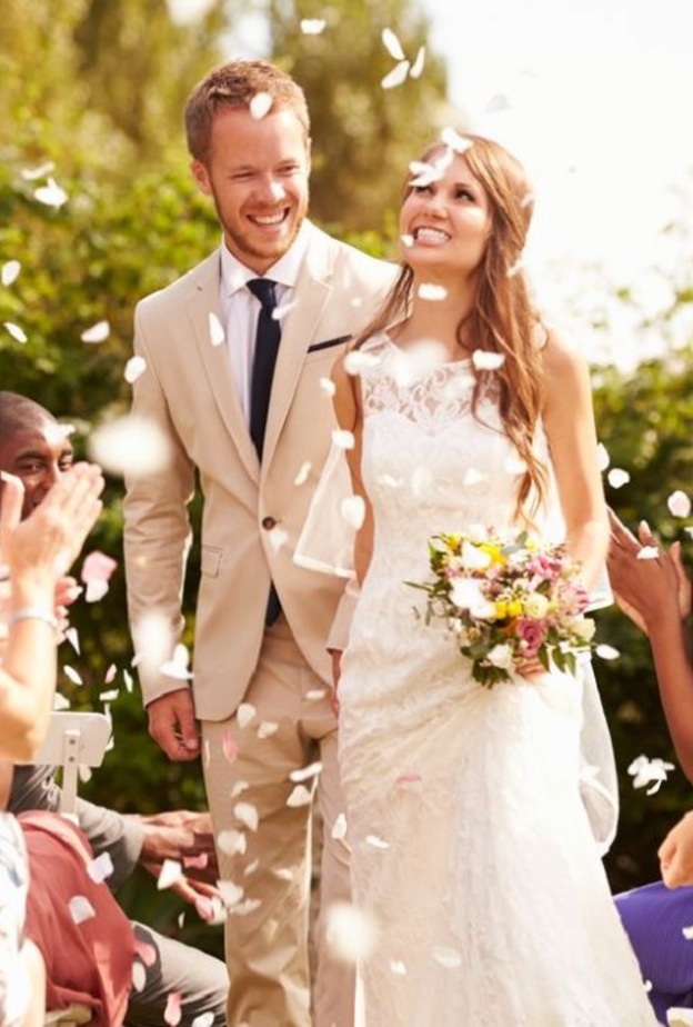 عروسة الحوت تتطلع لاقامة حفل زفاف حالم