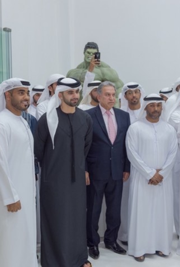 يجمع الاستديو بين الثقافتين العربية والغربية