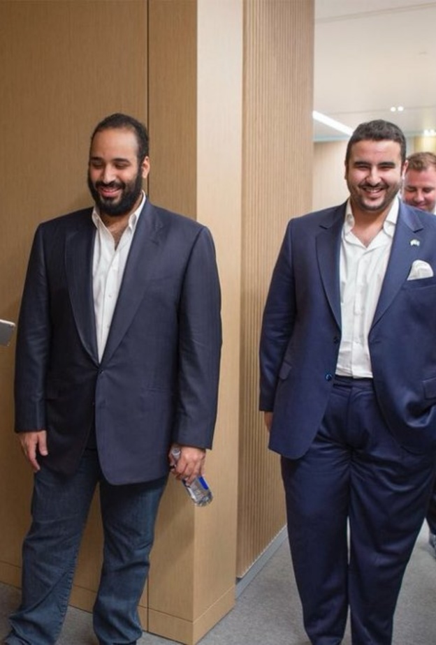 سمو ولي العهد يزور شركة أبل لبحث فرص الشراكة