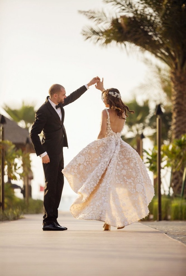 الصور العفوية التي تلتقط في حفلات الزفاف تكون الأفضل والأكثر روعة في ألبوم صور