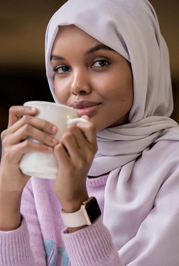 عارضة الازياء حليمة عدن.