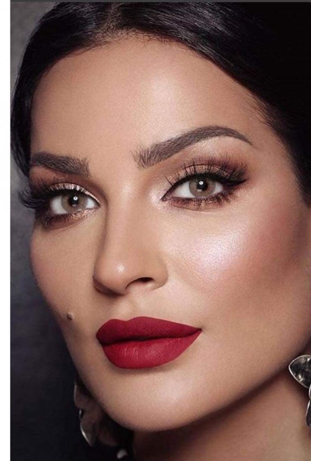 مكياج نادين نجيم.