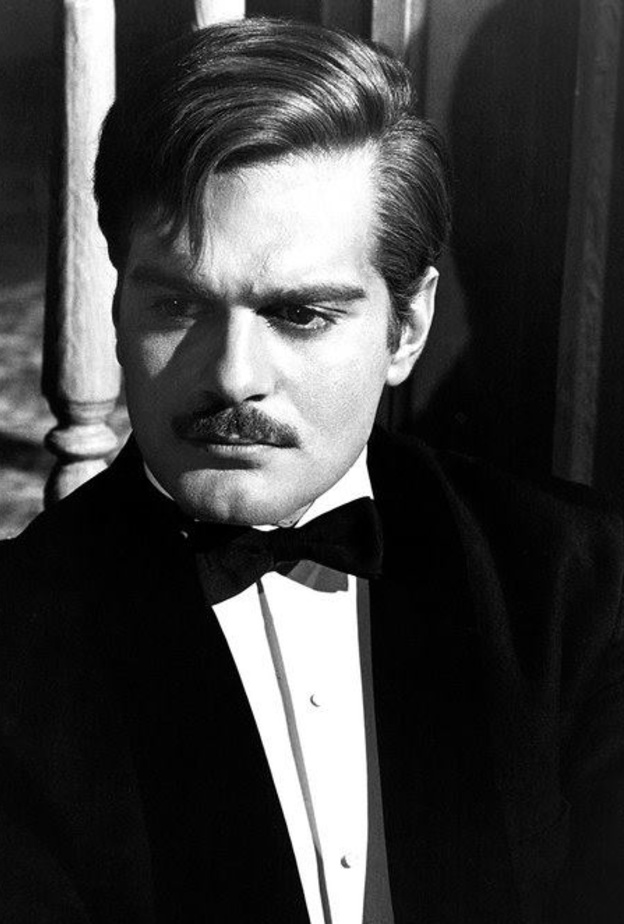 اناقة ساحرة للنجم العالمي عمر الشريف