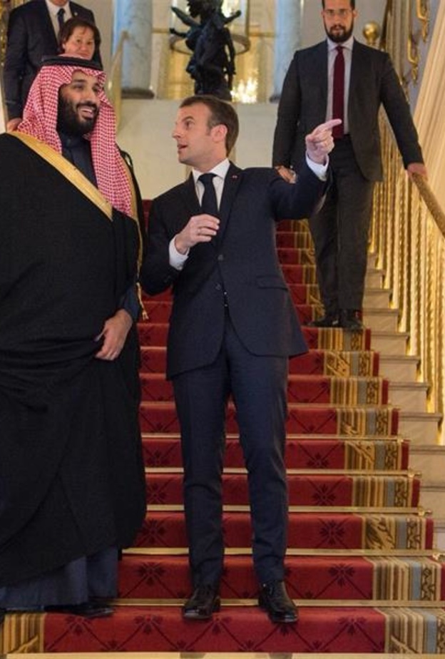 ولي العهد يمازح حضور الإليزيه بنصيحة بوش من تكساس 