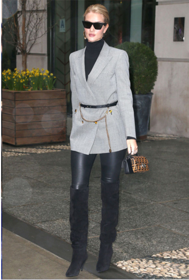 لوك أنيق في السترة الجلدية اعتمدته روزي هنتيغتون وايتلي