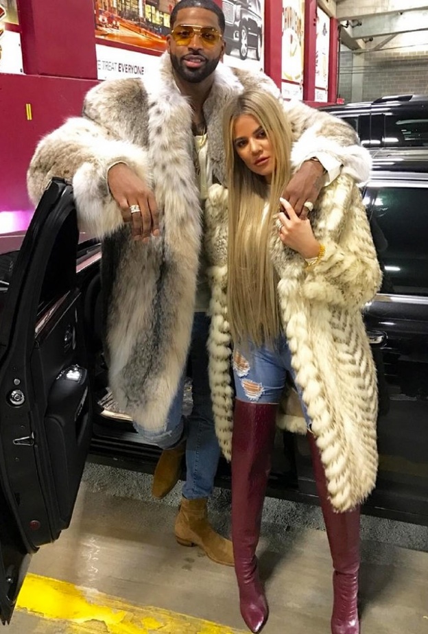 كلوي كرداشيان وحبيبها تريستان تومسون بالملابس الرياضة