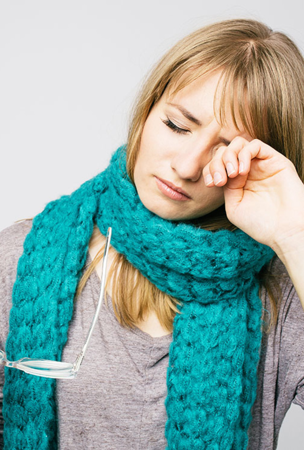 الحكة في العيون من أعراض الالتهاب الفيروسي