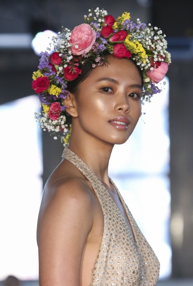 رسمات عيون ناعمة باسلوب دار Jenny Packham